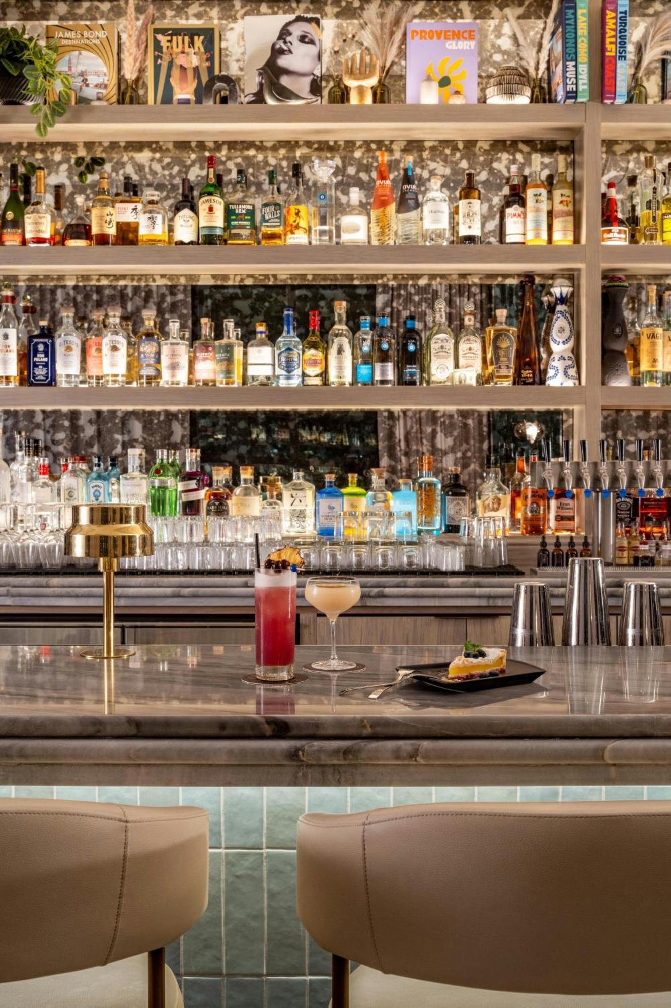Moxy St. Petersburg Downtown Hotel Ngoại thất bức ảnh