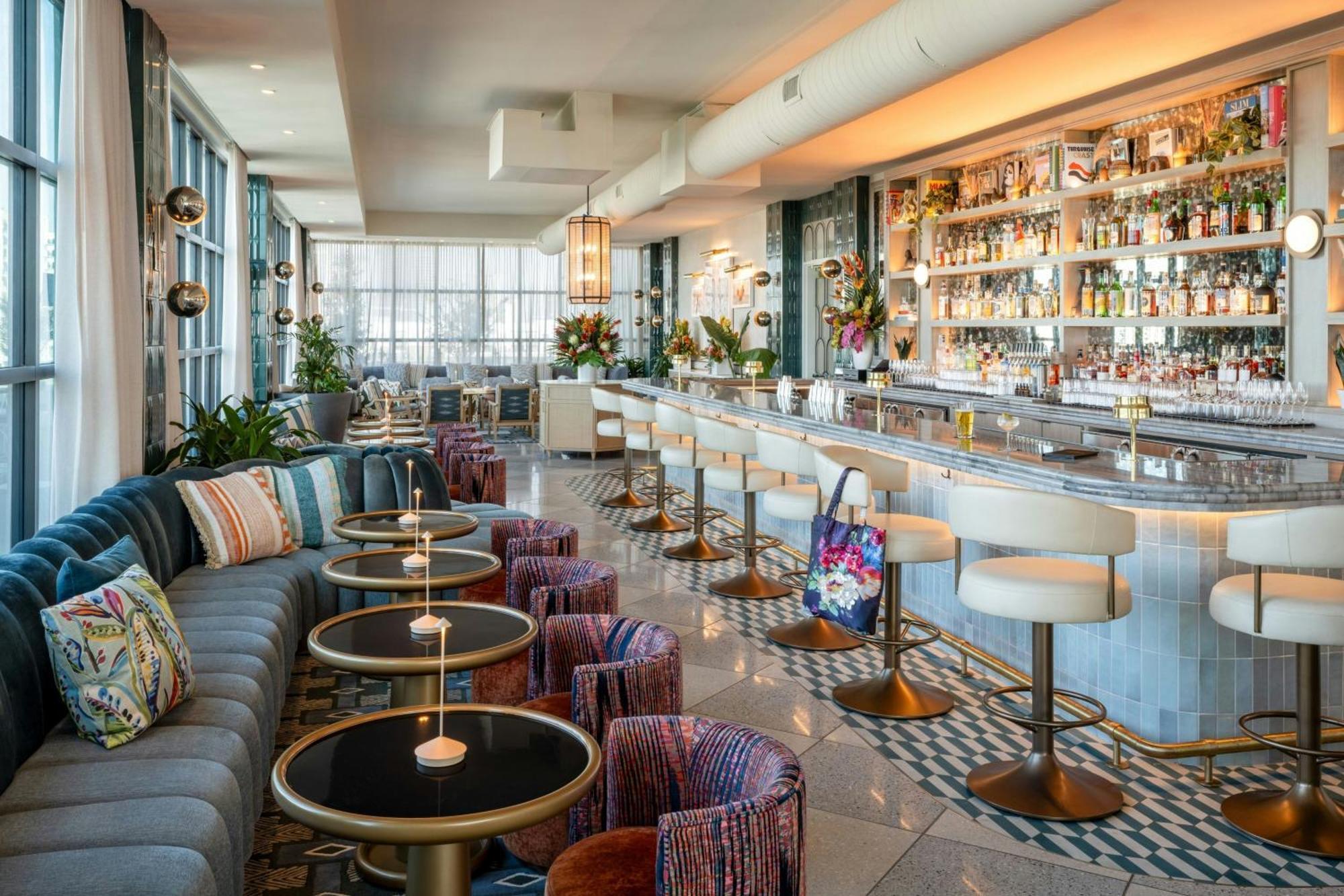 Moxy St. Petersburg Downtown Hotel Ngoại thất bức ảnh